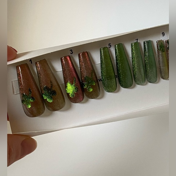 Hand painted press on nails // Long coffin shape // 20 nails // 10 sizes - Picture 5 of 17